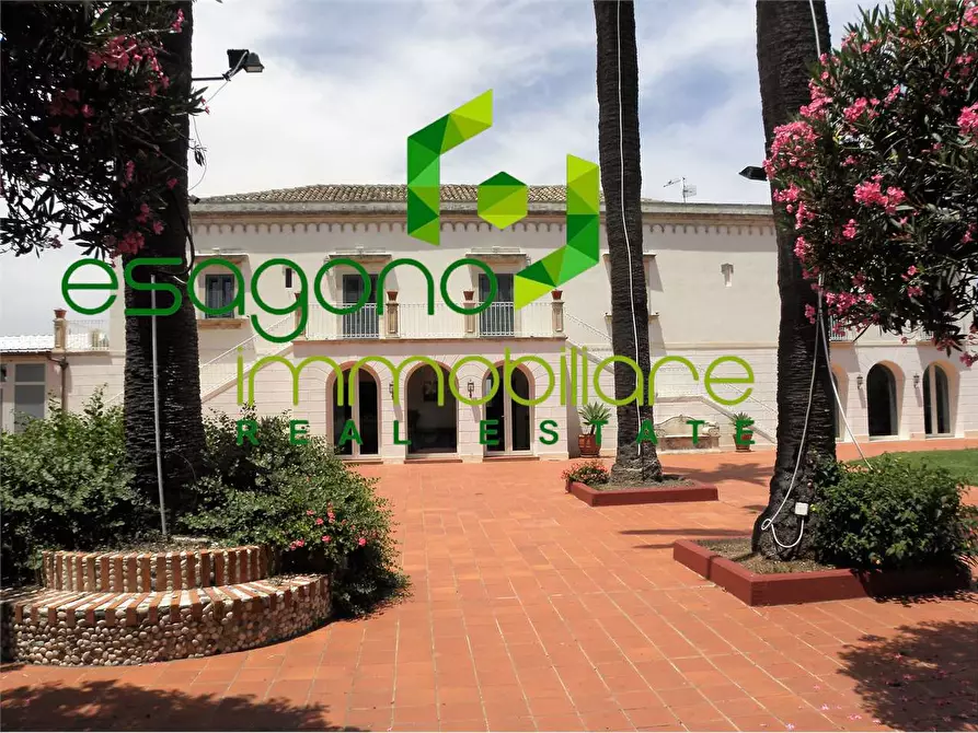 Immagine 5 di Villa in vendita  a Siracusa