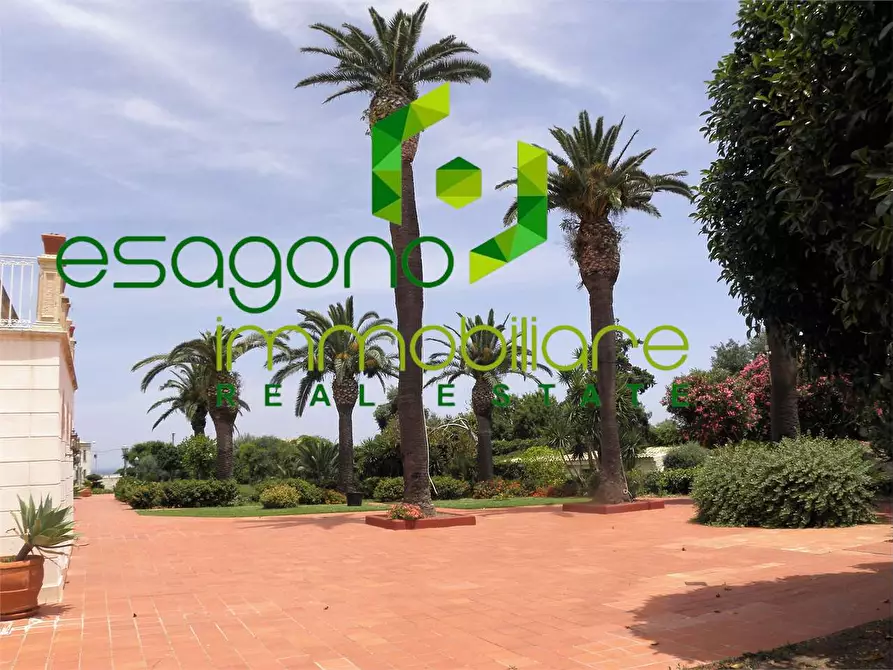 Immagine 8 di Villa in vendita  a Siracusa