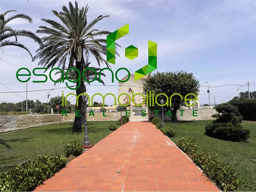 Immagine 15 di Villa in vendita  a Siracusa