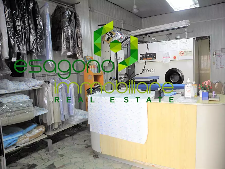 Immagine 4 di Negozio in vendita  a Siracusa