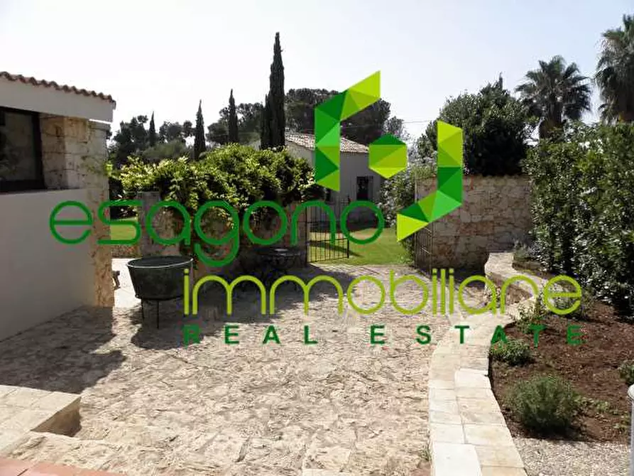 Immagine 32 di Villa in vendita  a Siracusa