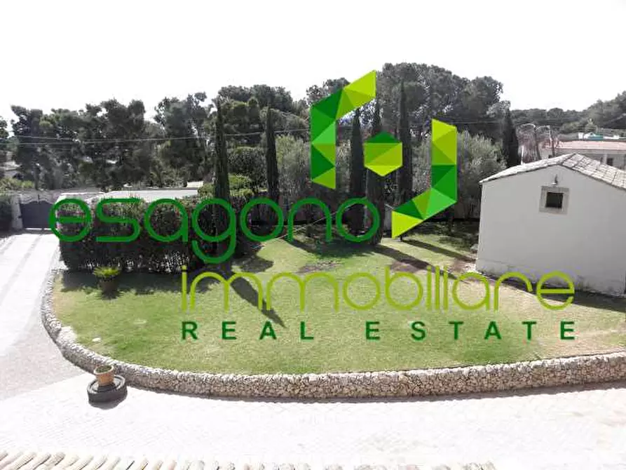Immagine 43 di Villa in vendita  a Siracusa