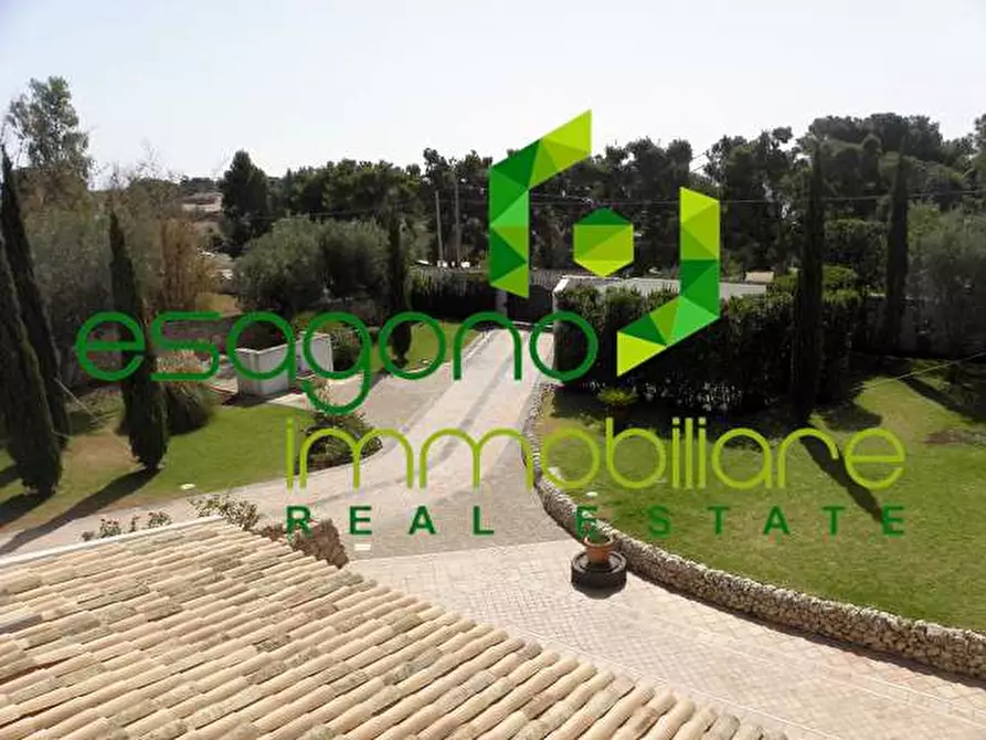 Immagine 7 di Villa in vendita  a Siracusa