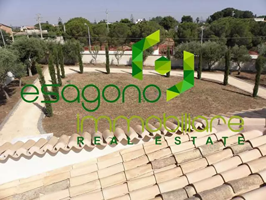 Immagine 51 di Villa in vendita  a Siracusa