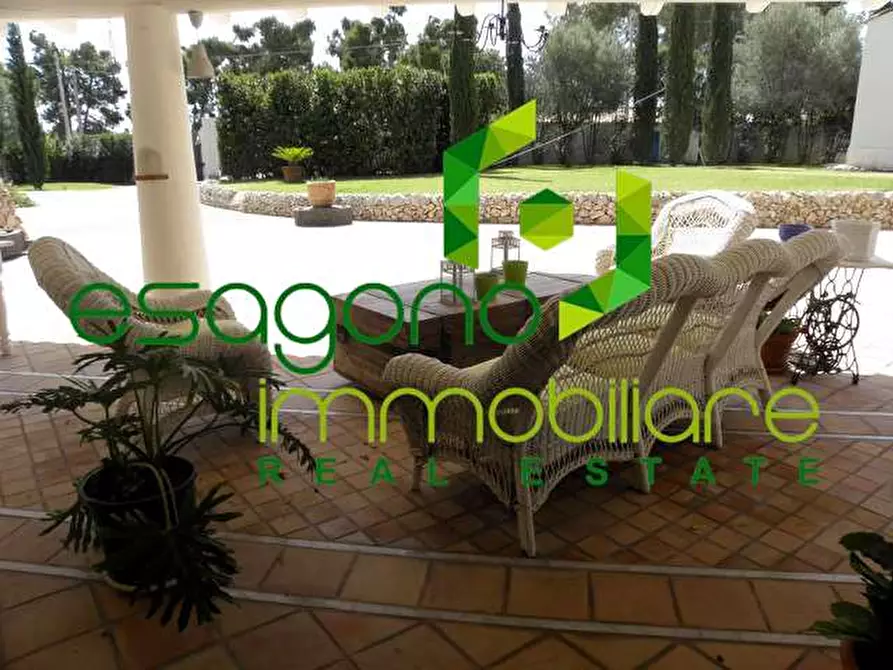 Immagine 2 di Villa in vendita  a Siracusa
