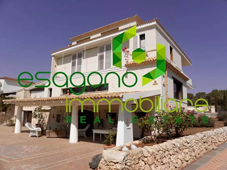 Immagine 62 di Villa in vendita  a Siracusa