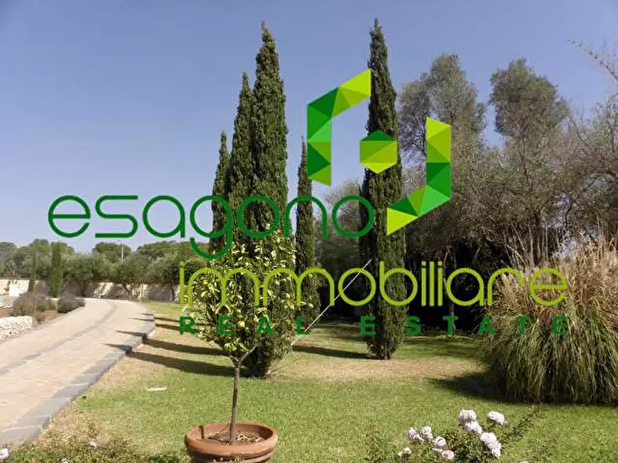 Immagine 63 di Villa in vendita  a Siracusa