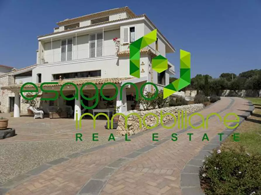 Immagine 66 di Villa in vendita  a Siracusa
