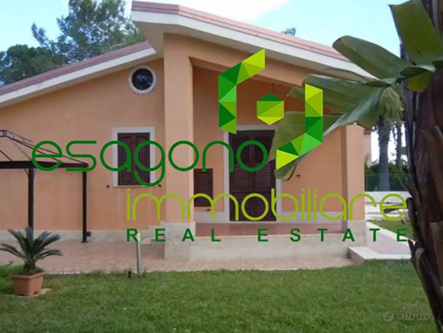 Immagine 1 di Villa in affitto  a Siracusa