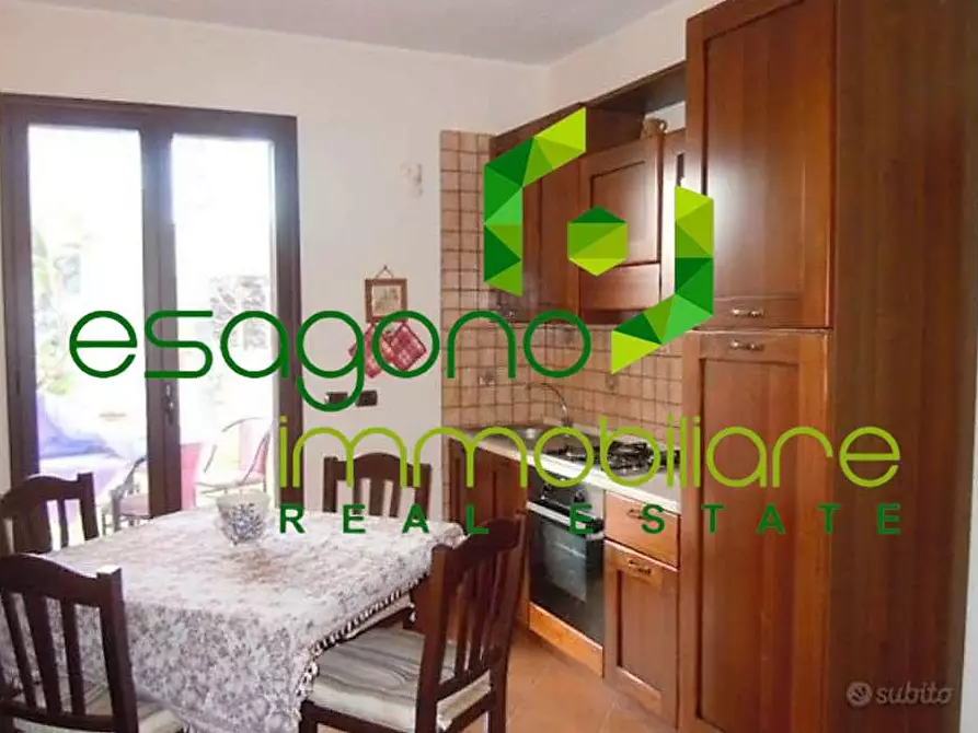 Immagine 2 di Villa in affitto  a Siracusa