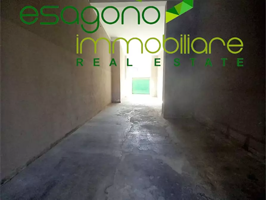 Immagine 13 di Negozio in vendita  a Siracusa