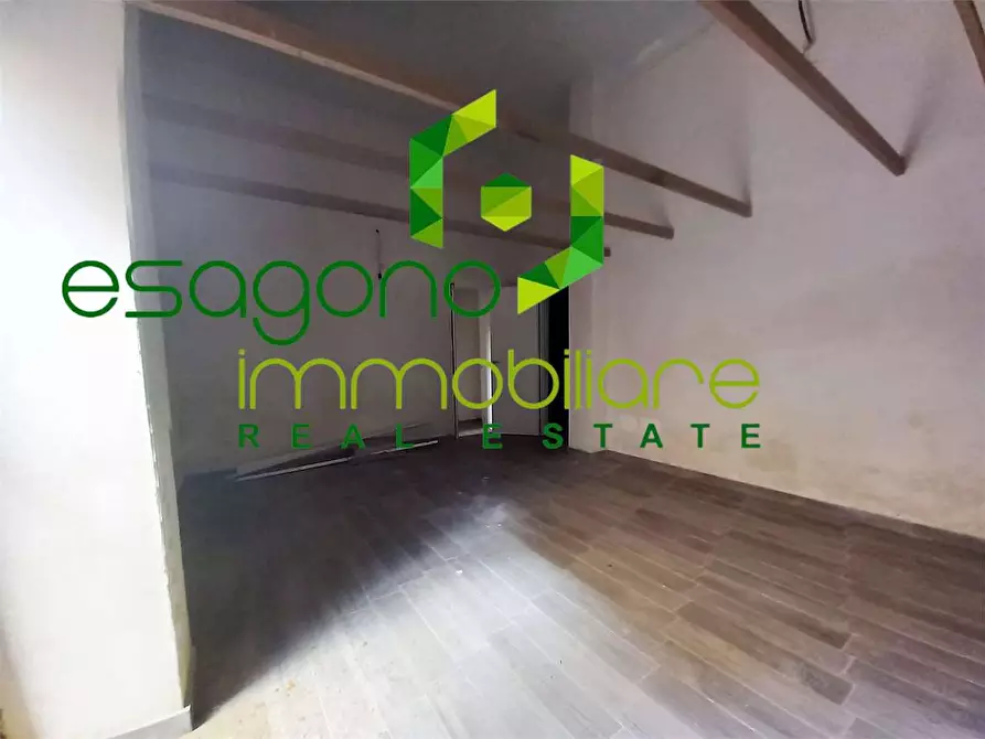 Immagine 5 di Negozio in vendita  a Siracusa