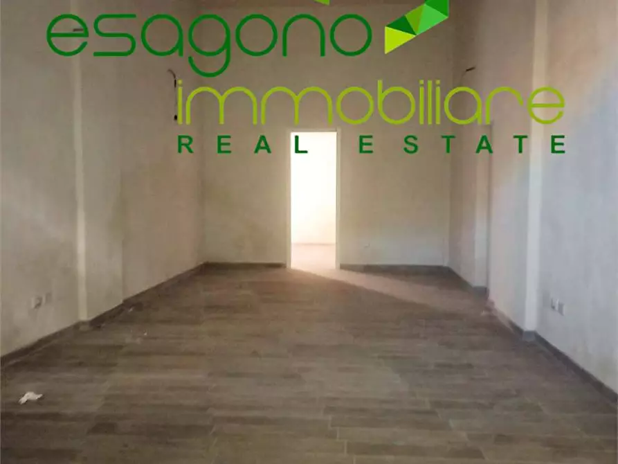 Immagine 2 di Negozio in vendita  a Siracusa