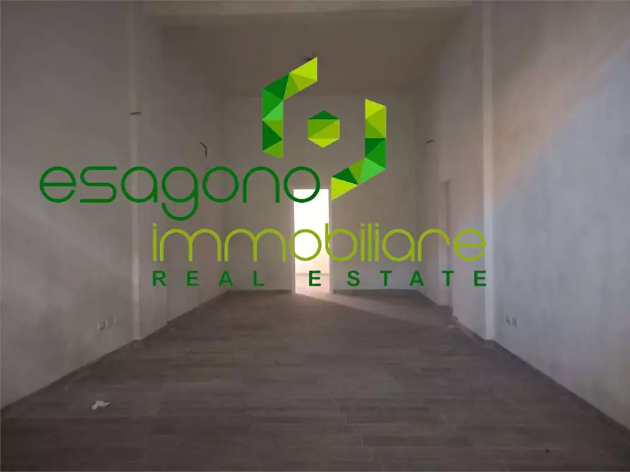 Immagine 7 di Negozio in vendita  a Siracusa