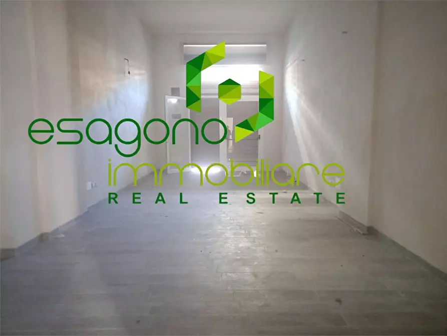 Immagine 1 di Negozio in vendita  a Siracusa