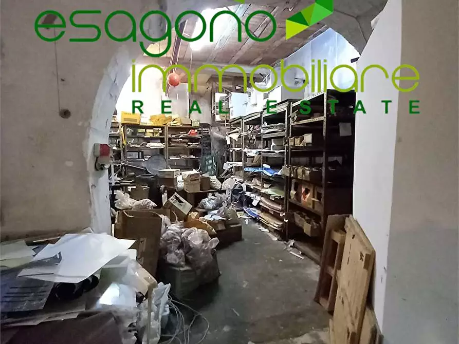 Immagine 17 di Negozio in vendita  a Siracusa