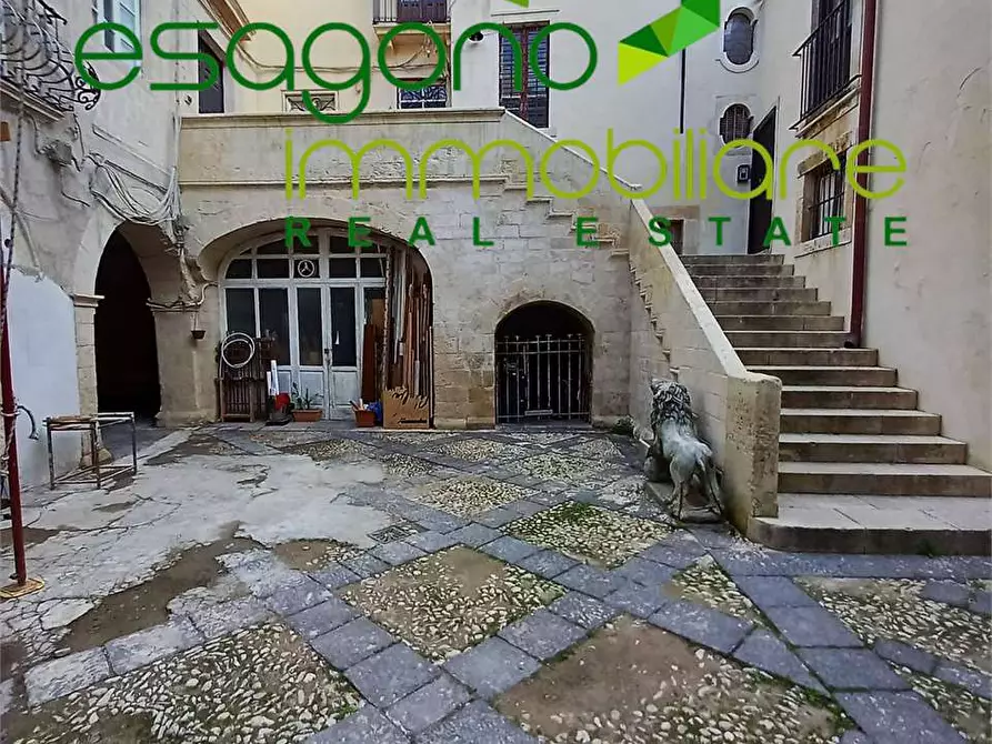 Immagine 10 di Negozio in vendita  a Siracusa