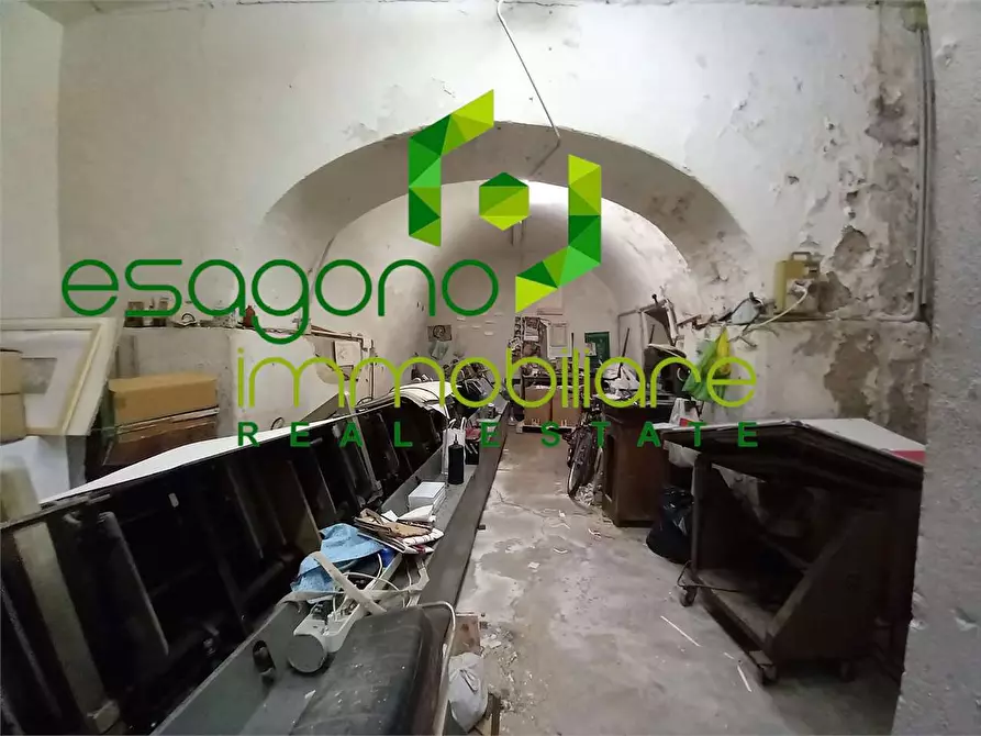 Immagine 8 di Negozio in vendita  a Siracusa