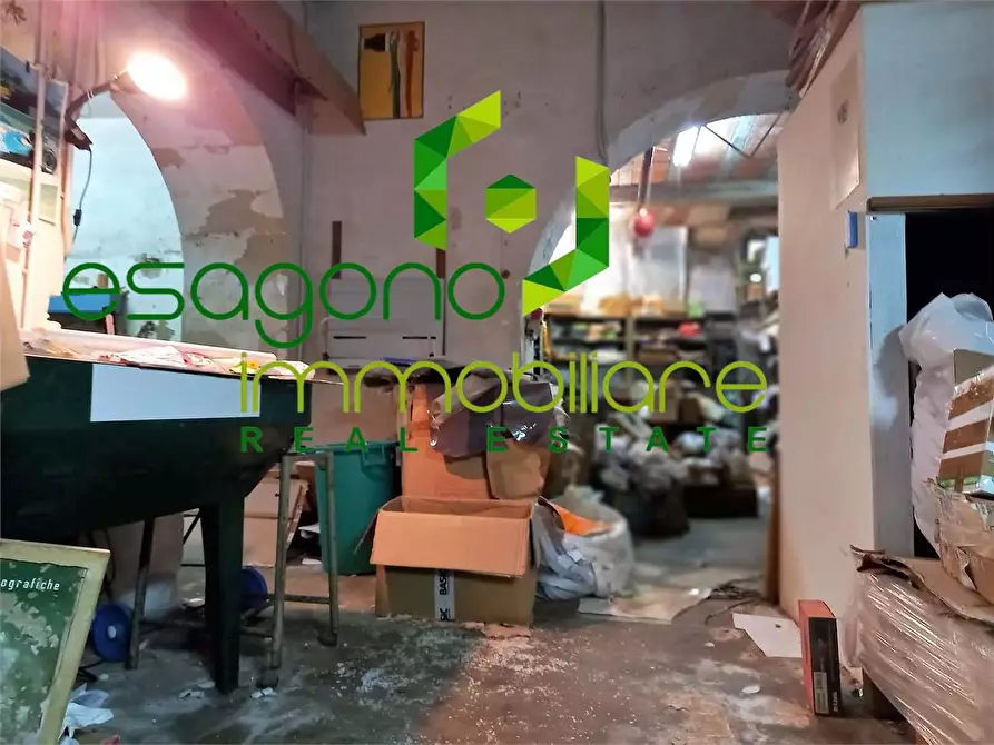 Immagine 14 di Negozio in vendita  a Siracusa