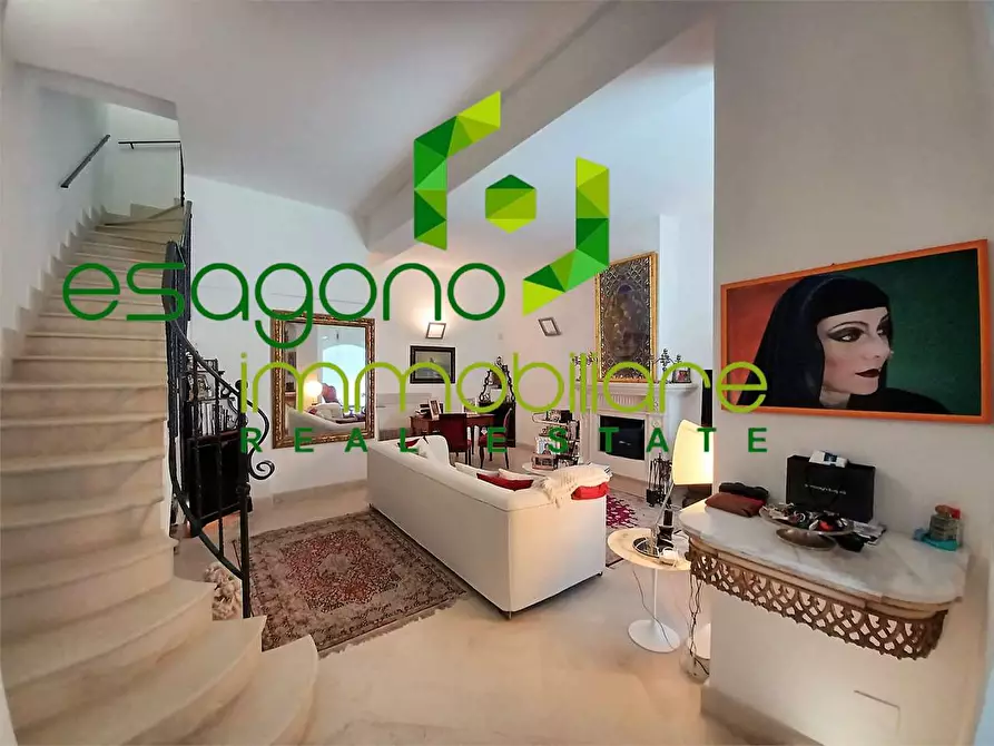 Immagine 2 di Stabile in vendita  a Siracusa