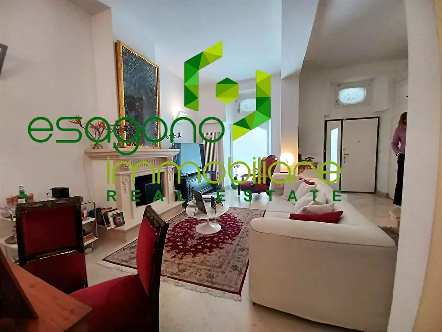 Immagine 4 di Stabile in vendita  a Siracusa