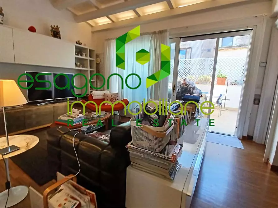 Immagine 16 di Stabile in vendita  a Siracusa