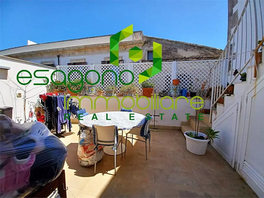 Immagine 21 di Stabile in vendita  a Siracusa