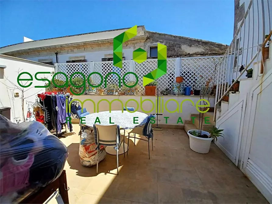 Immagine 17 di Stabile in vendita  a Siracusa