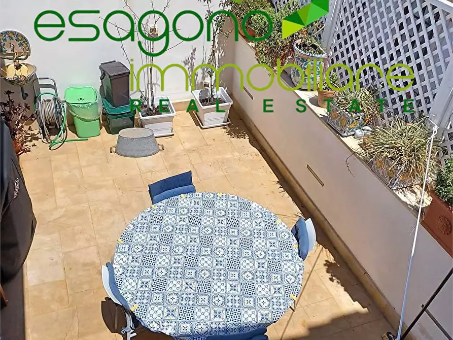 Immagine 8 di Stabile in vendita  a Siracusa