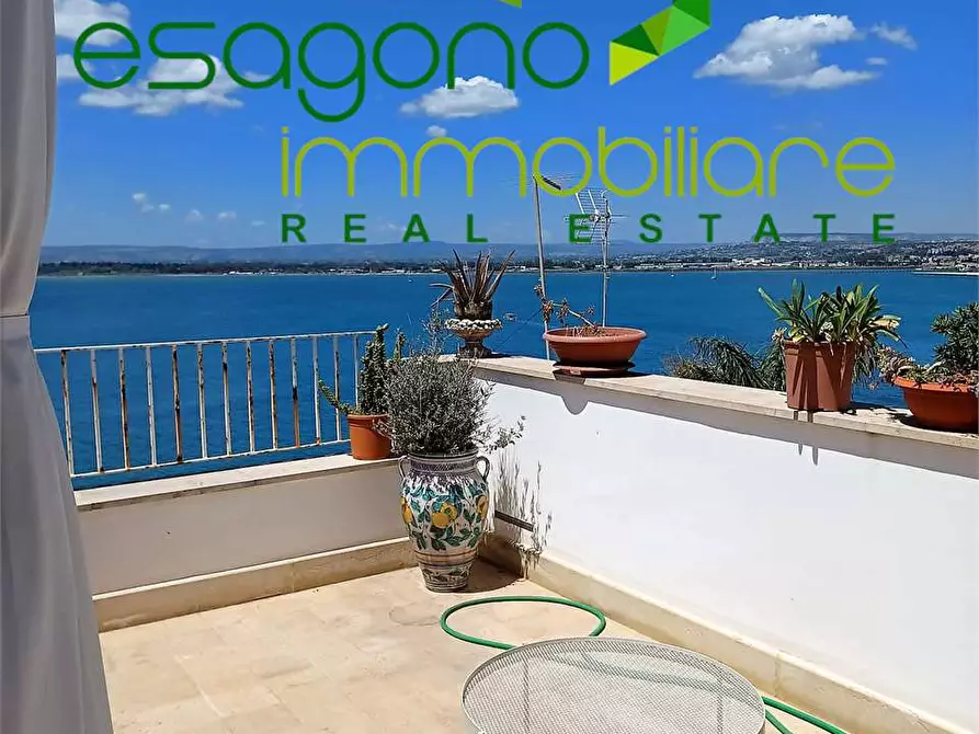 Immagine 12 di Stabile in vendita  a Siracusa