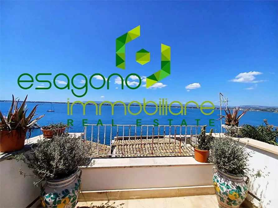 Immagine 6 di Stabile in vendita  a Siracusa