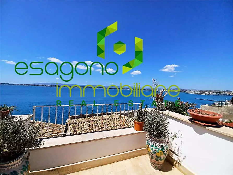 Immagine 3 di Stabile in vendita  a Siracusa