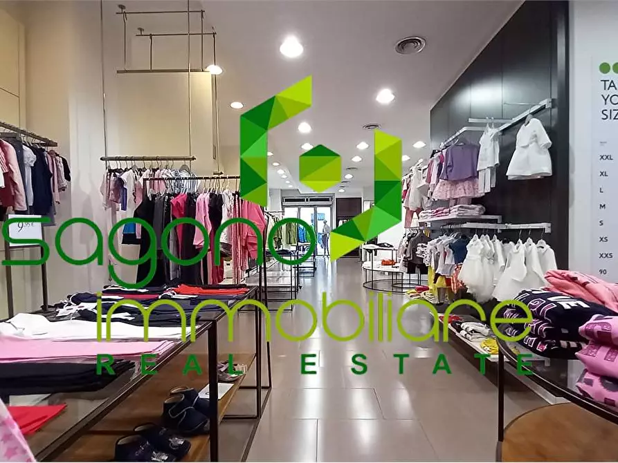 Immagine 11 di Negozio in vendita  a Siracusa