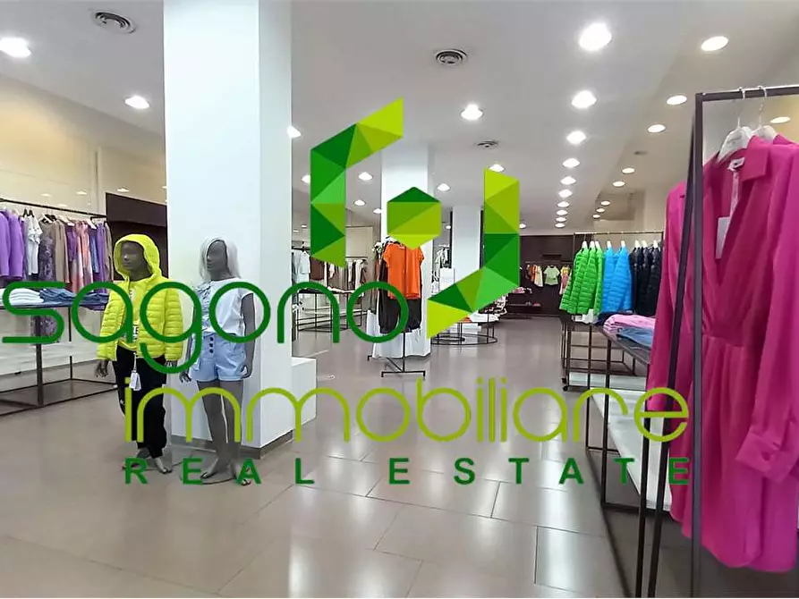 Immagine 12 di Negozio in vendita  a Siracusa