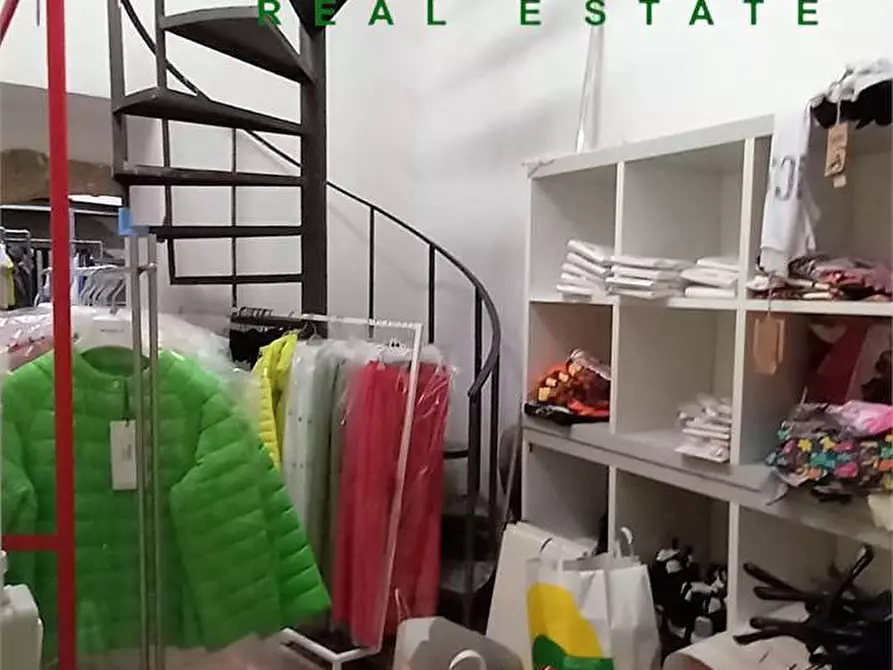 Immagine 16 di Negozio in vendita  a Siracusa