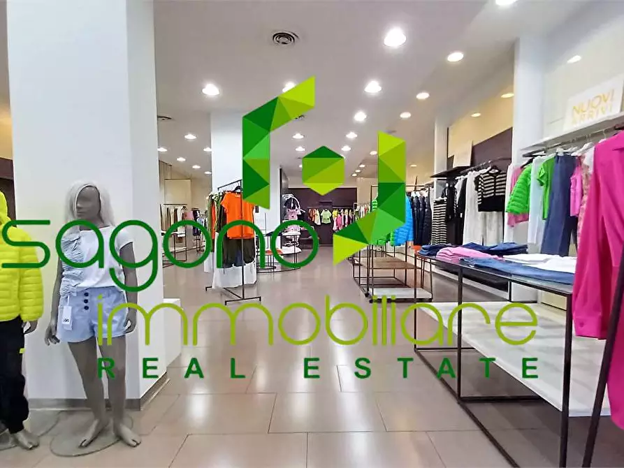 Immagine 20 di Negozio in vendita  a Siracusa