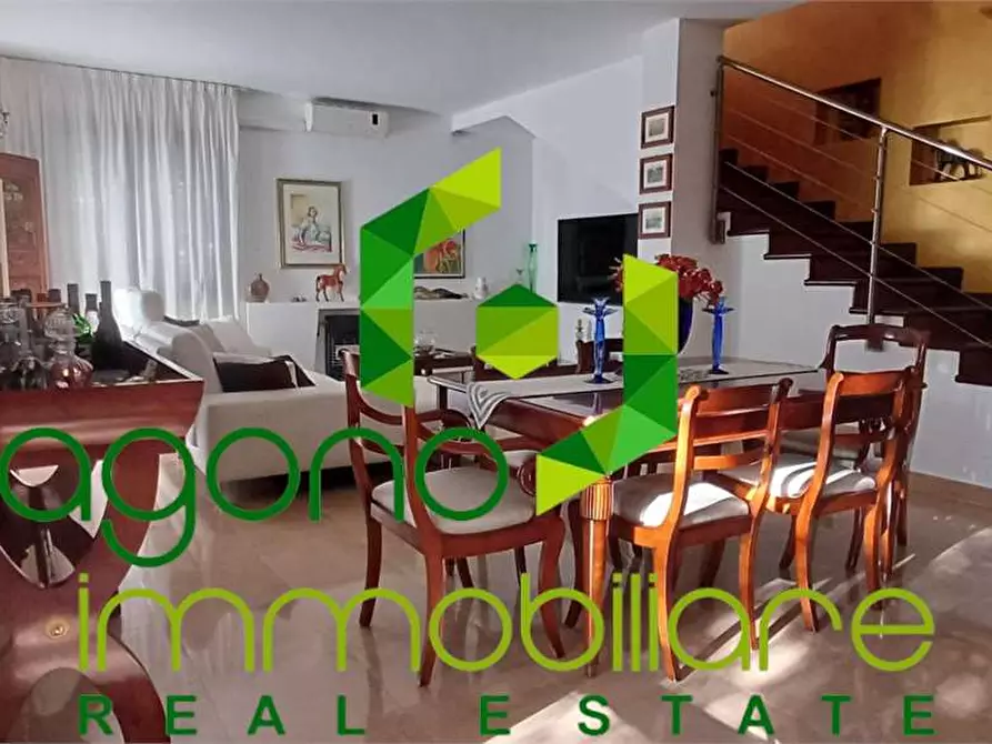 Immagine 14 di Villa in vendita  in Via Randone a Siracusa