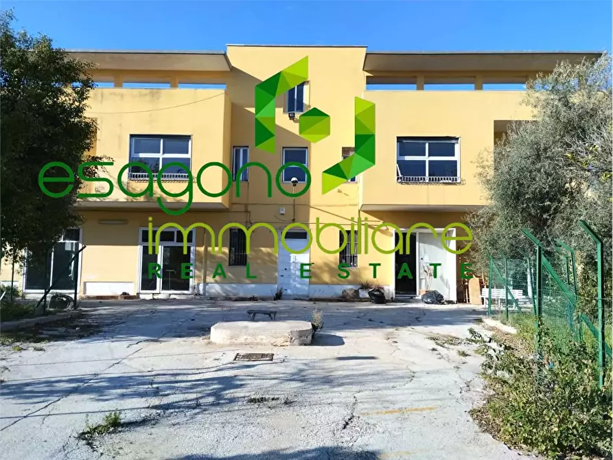 Immagine 12 di Villa in vendita  a Siracusa