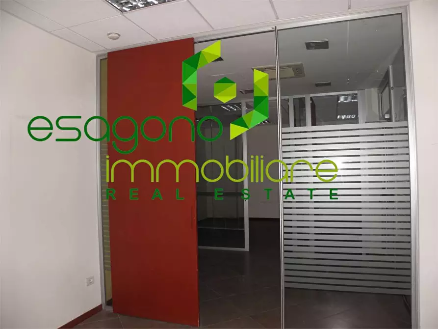 Immagine 5 di Negozio in affitto  in Viale Teracati a Siracusa