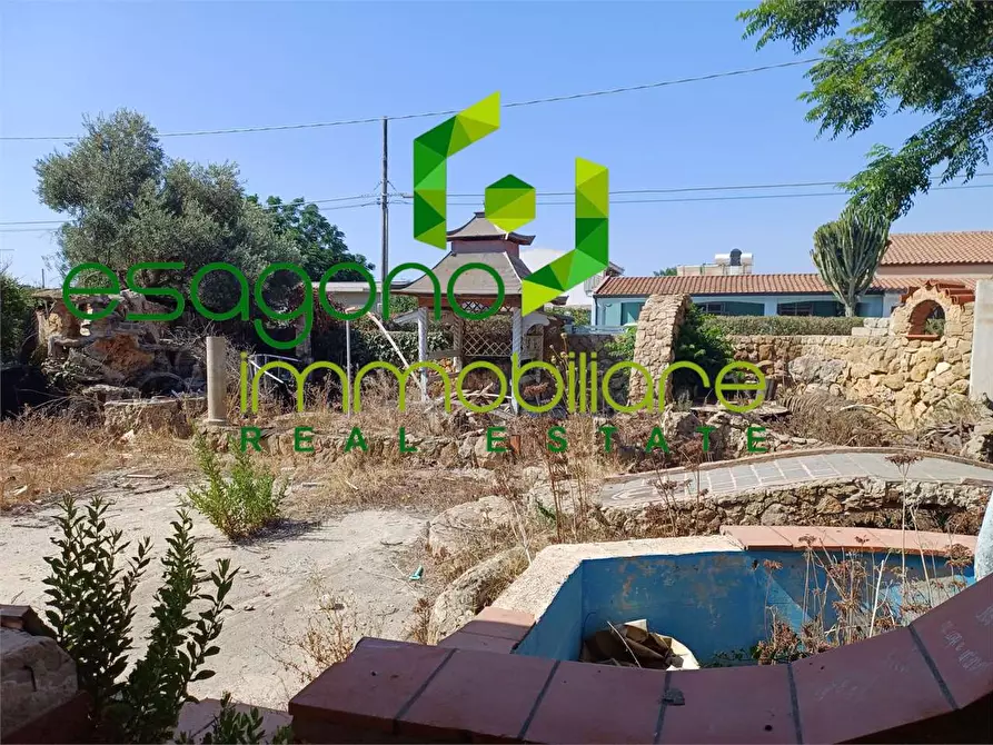 Immagine 18 di Villa in vendita  a Siracusa
