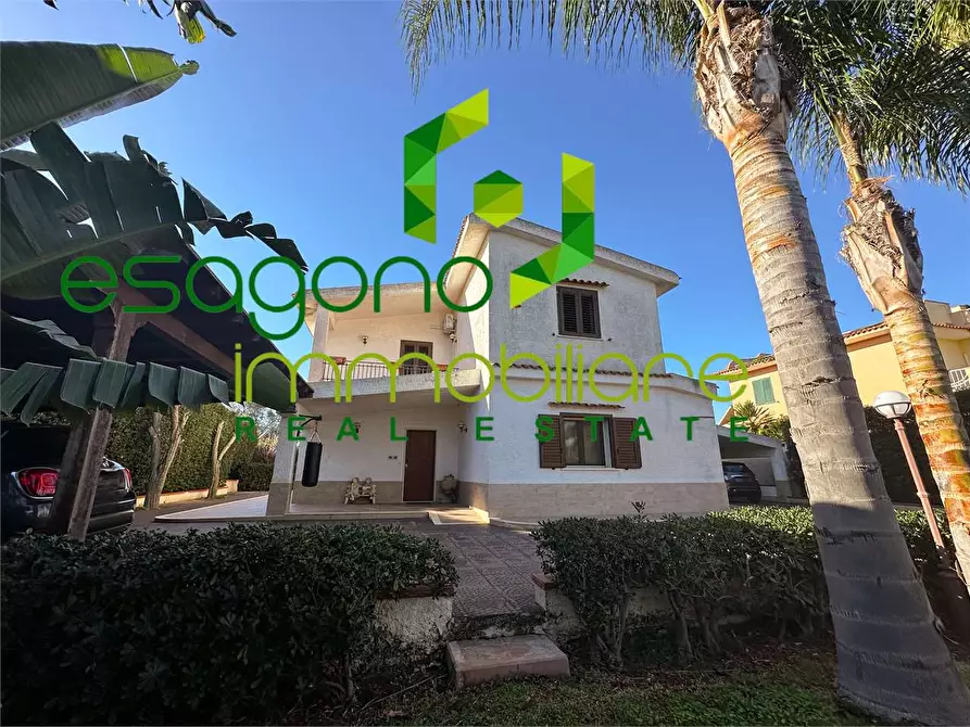 Immagine 2 di Villa in vendita  a Siracusa