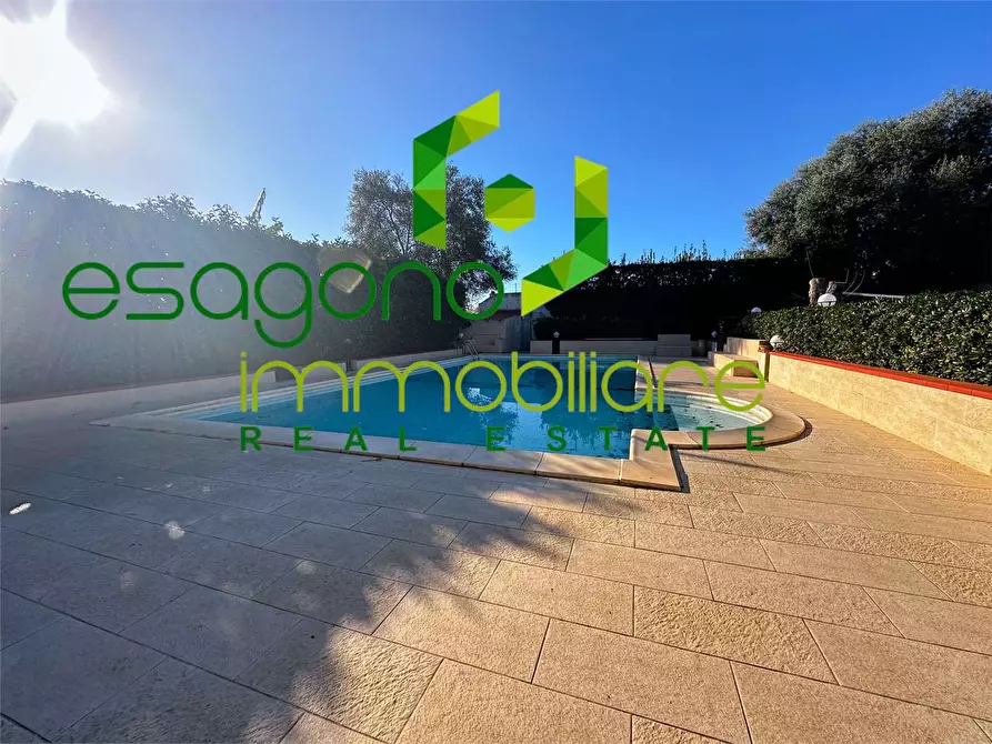 Immagine 7 di Villa in vendita  a Siracusa