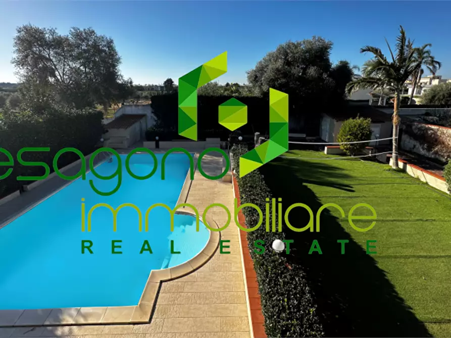 Immagine 21 di Villa in vendita  a Siracusa