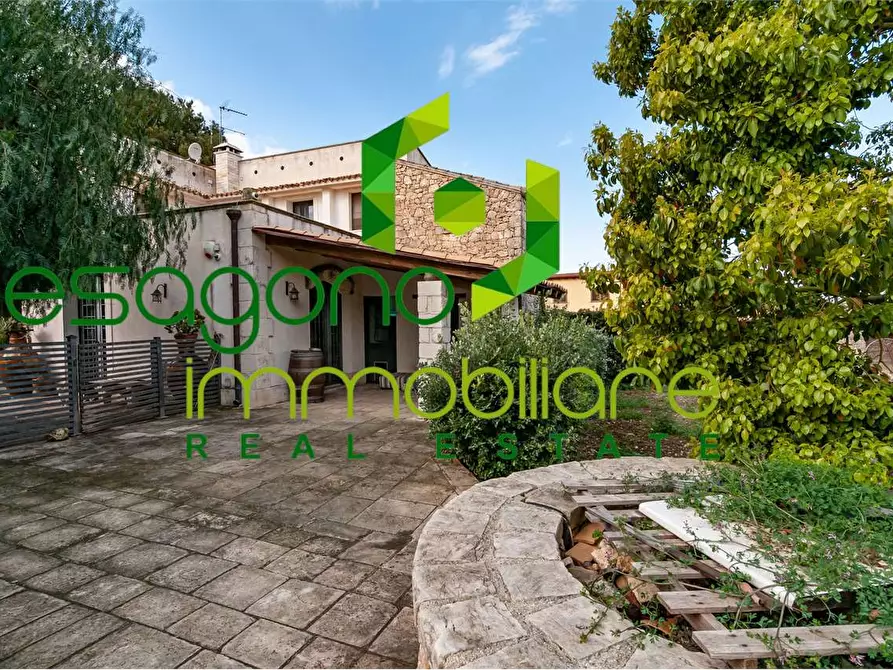 Immagine 22 di Villa in vendita  a Siracusa