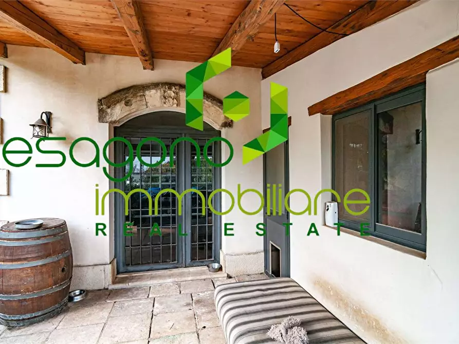 Immagine 3 di Villa in vendita  in Traversa Fontana Mortella a Siracusa