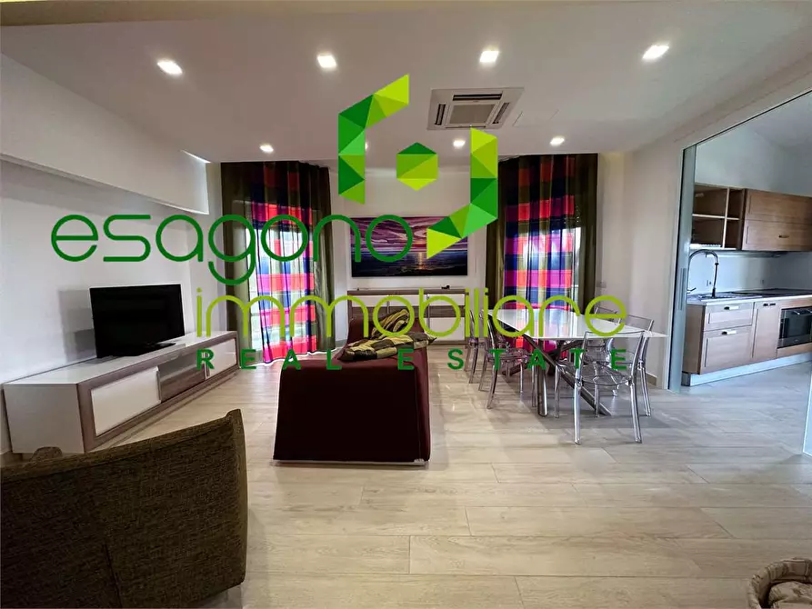 Immagine 10 di Villa in vendita  a Siracusa