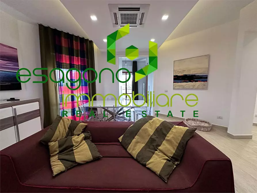 Immagine 11 di Villa in vendita  a Siracusa