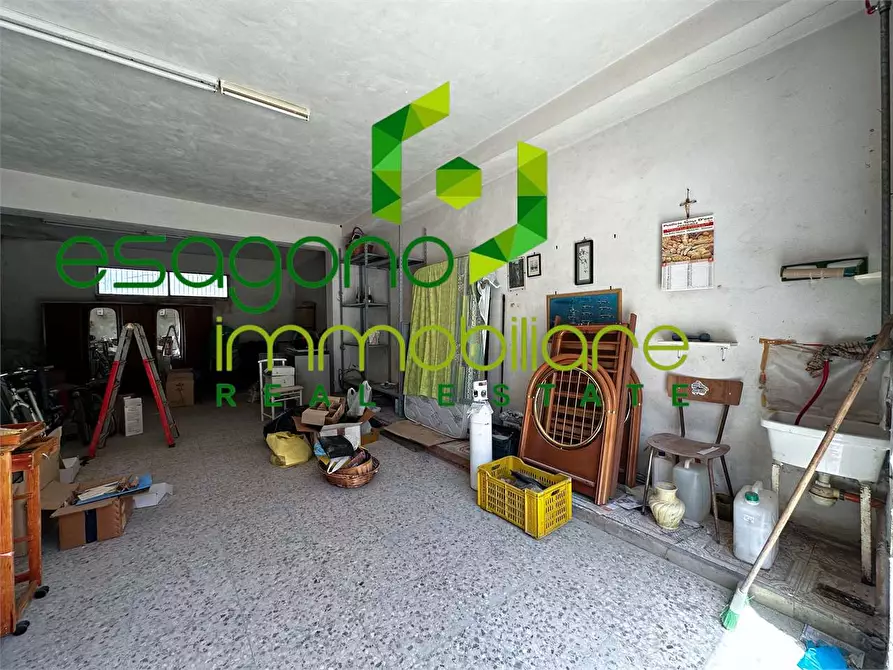 Immagine 3 di Garage in vendita  a Siracusa