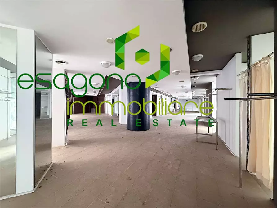 Immagine 6 di Negozio in vendita  a Siracusa