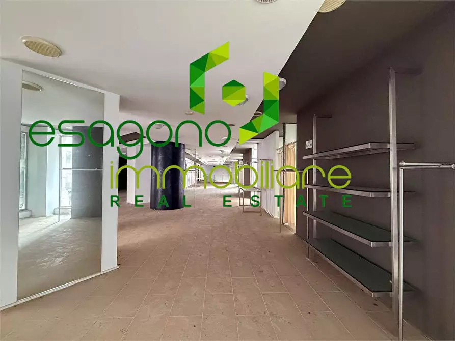 Immagine 7 di Negozio in vendita  a Siracusa